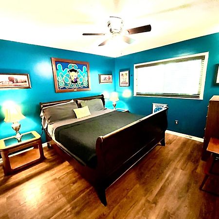 Family Friendly Downtown Home - Private Yard & Grill - Location, Location, Location! 阿森斯 外观 照片