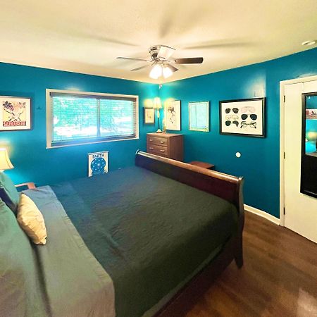 Family Friendly Downtown Home - Private Yard & Grill - Location, Location, Location! 阿森斯 外观 照片