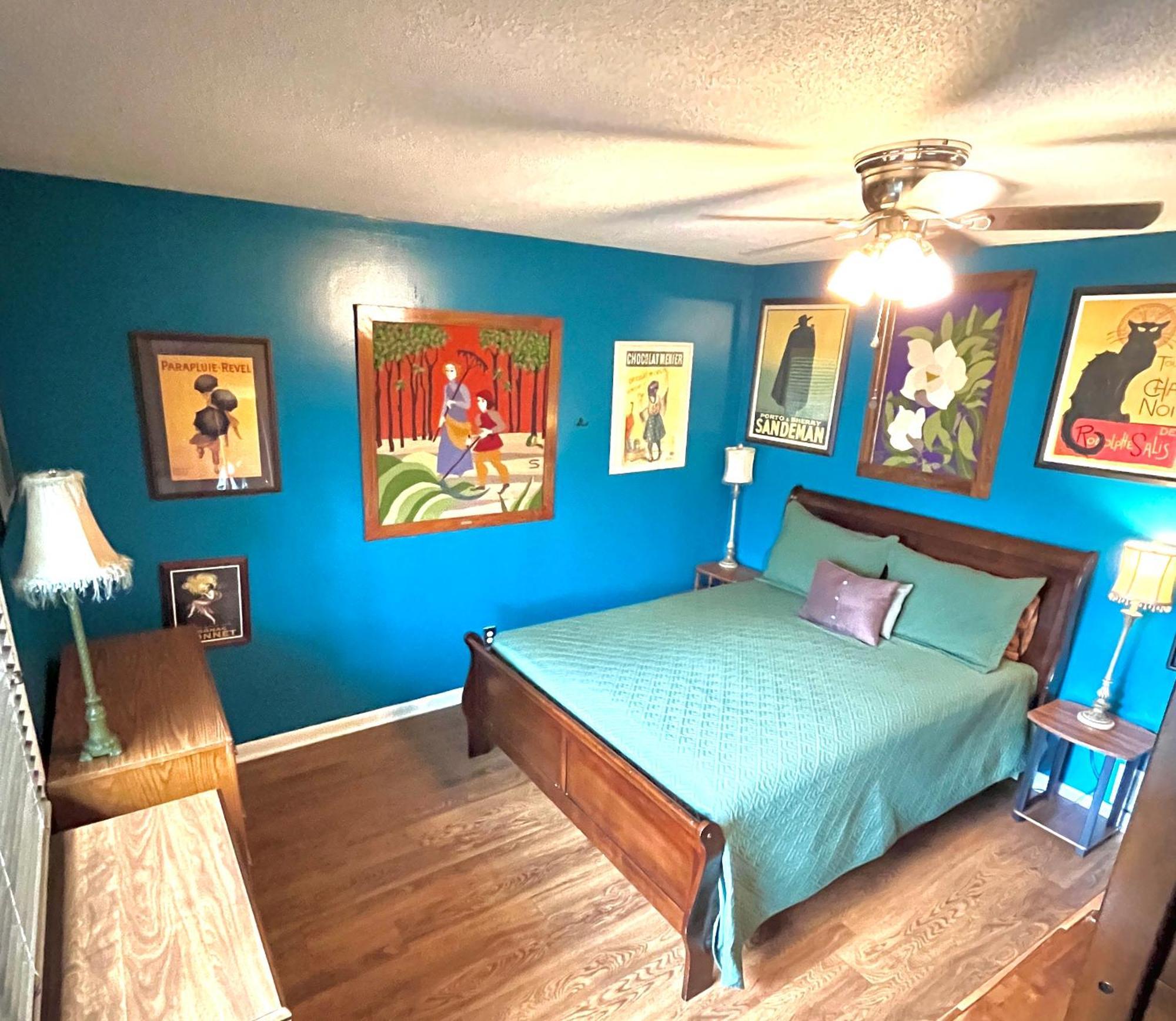 Family Friendly Downtown Home - Private Yard & Grill - Location, Location, Location! 阿森斯 外观 照片